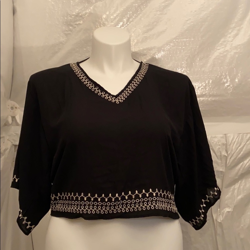 Monteau Los Angeles Black Shear Crop Top